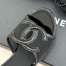 高跟CHANE* |小香26S新品大双C镂空拖鞋通透肌理自带轻奢气韵经典双C镌刻品牌底蕴镂空剪裁勾勒灵动 高跟CHANE* |小香26S新品大双C镂空拖鞋通透肌理自带轻奢气韵经典双C镌刻品牌底蕴镂空剪裁勾勒灵动