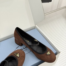 (原版飞机盒+10)Prada/普拉达26WF新品三角标玛丽珍鞋复古优雅 重塑摩登气质标志性珐琅三角徽标 (原版飞机盒+10)Prada/普拉达26WF新品三角标玛丽珍鞋复古优雅 重塑摩登气质标志性珐琅三角徽标
