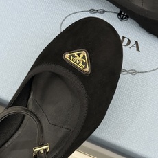 (原版飞机盒+10)Prada/普拉达26WF新品三角标玛丽珍鞋复古优雅 重塑摩登气质标志性珐琅三角徽标 (原版飞机盒+10)Prada/普拉达26WF新品三角标玛丽珍鞋复古优雅 重塑摩登气质标志性珐琅三角徽标