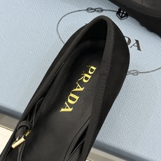(原版飞机盒+10)Prada/普拉达26WF新品三角标玛丽珍鞋复古优雅 重塑摩登气质标志性珐琅三角徽标 (原版飞机盒+10)Prada/普拉达26WF新品三角标玛丽珍鞋复古优雅 重塑摩登气质标志性珐琅三角徽标