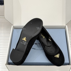 (原版飞机盒+10)Prada/普拉达26WF新品三角标玛丽珍鞋复古优雅 重塑摩登气质标志性珐琅三角徽标 (原版飞机盒+10)Prada/普拉达26WF新品三角标玛丽珍鞋复古优雅 重塑摩登气质标志性珐琅三角徽标