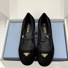 (原版飞机盒+10)Prada/普拉达26WF新品三角标玛丽珍鞋复古优雅 重塑摩登气质标志性珐琅三角徽标 (原版飞机盒+10)Prada/普拉达26WF新品三角标玛丽珍鞋复古优雅 重塑摩登气质标志性珐琅三角徽标
