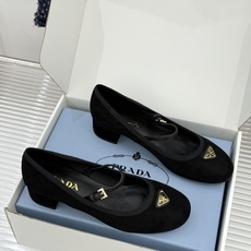 (原版飞机盒+10)Prada/普拉达26WF新品三角标玛丽珍鞋复古优雅 重塑摩登气质标志性珐琅三角徽标 (原版飞机盒+10)Prada/普拉达26WF新品三角标玛丽珍鞋复古优雅 重塑摩登气质标志性珐琅三角徽标