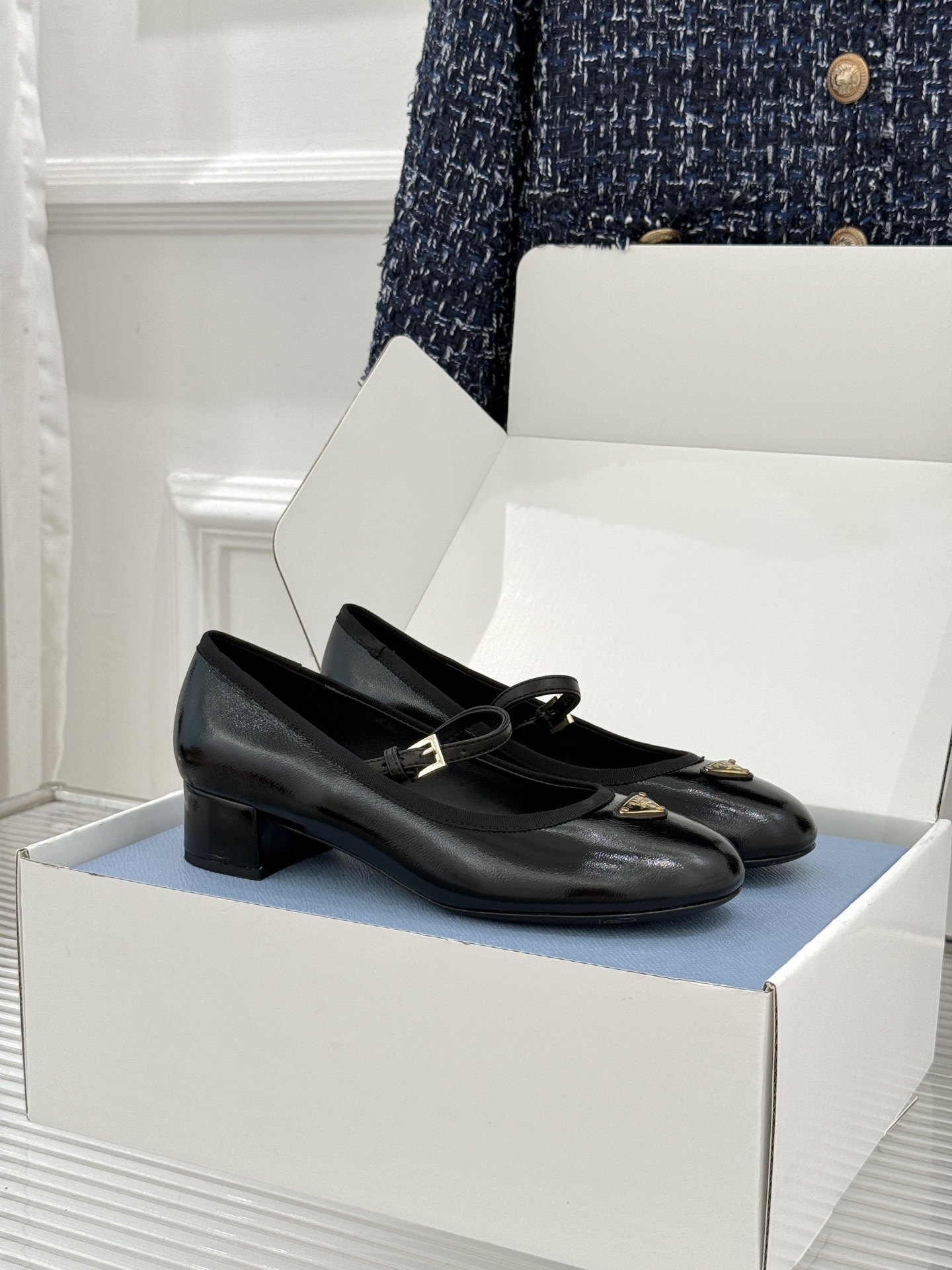 （原版飞机盒＋10）Prada/普拉达26WF新品三角标玛丽珍鞋复古优雅 重塑摩登气质标志性珐琅三角徽标