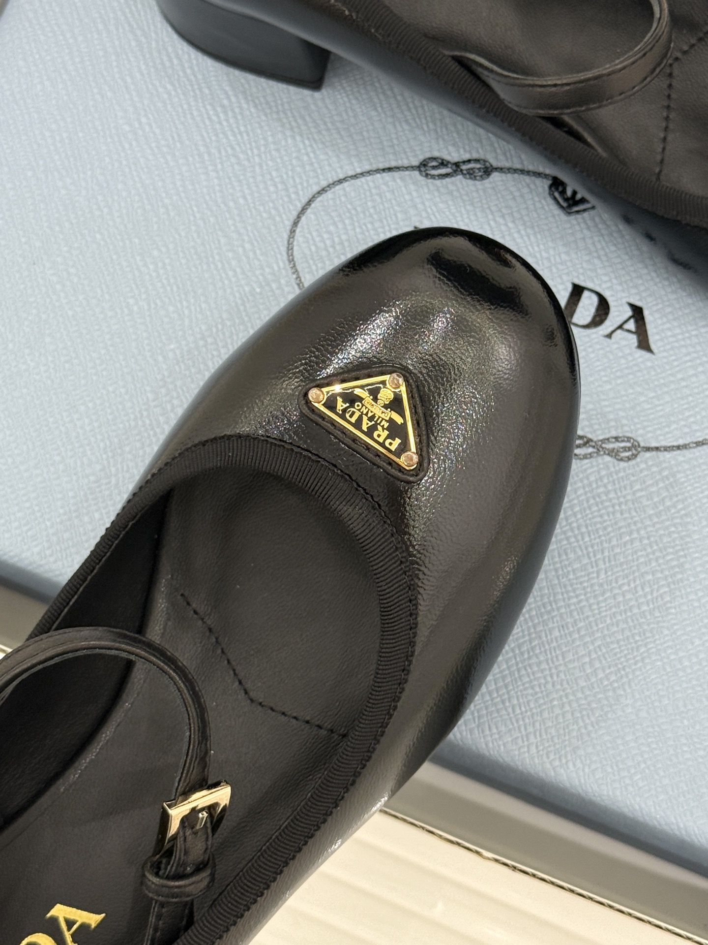 （原版飞机盒＋10）Prada/普拉达26WF新品三角标玛丽珍鞋复古优雅 重塑摩登气质标志性珐琅三角徽标