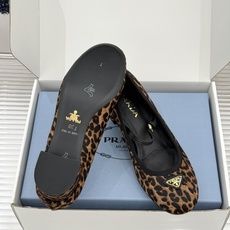 (原版飞机盒+10)Prada/普拉达26WF新品三角标玛丽珍鞋复古优雅 重塑摩登气质标志性珐琅三角徽标 (原版飞机盒+10)Prada/普拉达26WF新品三角标玛丽珍鞋复古优雅 重塑摩登气质标志性珐琅三角徽标