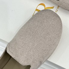 The Row 26WF新品极简平底乐福鞋软到对折的极致温柔静奢风的终极诠释小羊皮触感细腻如脂上脚轻盈得 The Row 26WF新品极简平底乐福鞋软到对折的极致温柔静奢风的终极诠释小羊皮触感细腻如脂上脚轻盈得