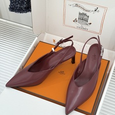 Hermès/爱马仕26WF新品双H扣V口尖头后空平底高跟凉鞋 双H金扣镌刻品牌基因V口剪裁悄悄修饰腿型 Hermès/爱马仕26WF新品双H扣V口尖头后空平底高跟凉鞋 双H金扣镌刻品牌基因V口剪裁悄悄修饰腿型