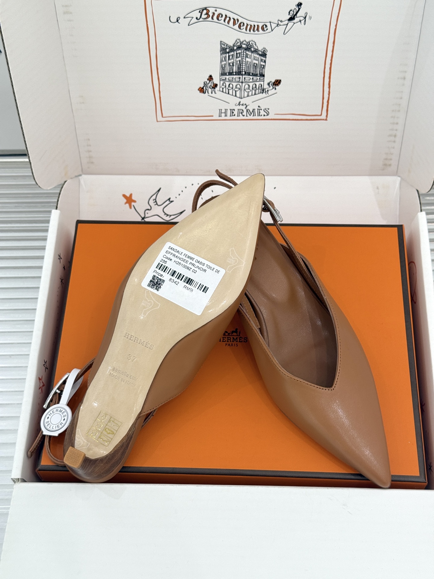 Hermès/爱马仕26WF新品双H扣V口尖头后空平底高跟凉鞋 双H金扣镌刻品牌基因V口剪裁悄悄修饰腿型