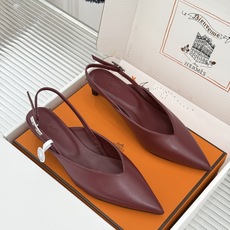 Hermès/爱马仕26WF新品双H扣V口尖头后空平底高跟凉鞋 双H金扣镌刻品牌基因V口剪裁悄悄修饰腿型 Hermès/爱马仕26WF新品双H扣V口尖头后空平底高跟凉鞋 双H金扣镌刻品牌基因V口剪裁悄悄修饰腿型