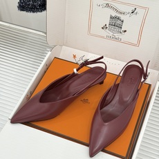 Hermès/爱马仕26WF新品双H扣V口尖头后空平底高跟凉鞋 双H金扣镌刻品牌基因V口剪裁悄悄修饰腿型 Hermès/爱马仕26WF新品双H扣V口尖头后空平底高跟凉鞋 双H金扣镌刻品牌基因V口剪裁悄悄修饰腿型