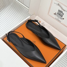 Hermès/爱马仕26WF新品双H扣V口尖头后空平底高跟凉鞋 双H金扣镌刻品牌基因V口剪裁悄悄修饰腿型 Hermès/爱马仕26WF新品双H扣V口尖头后空平底高跟凉鞋 双H金扣镌刻品牌基因V口剪裁悄悄修饰腿型