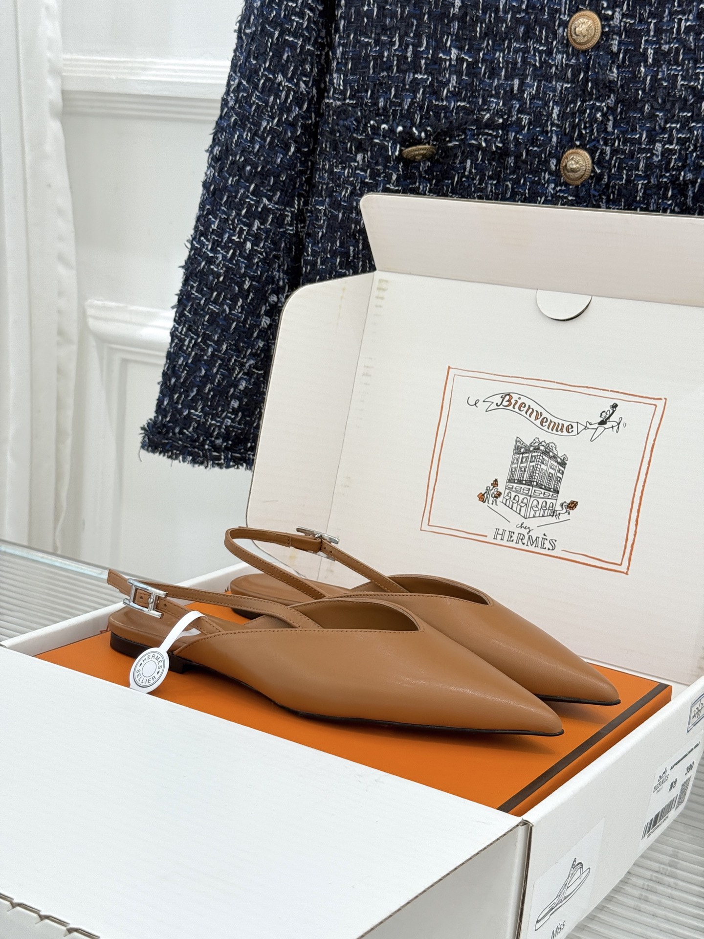 Hermès/爱马仕26WF新品双H扣V口尖头后空平底高跟凉鞋 双H金扣镌刻品牌基因V口剪裁悄悄修饰腿型