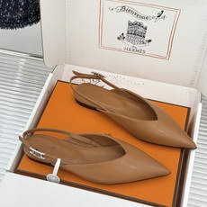 Hermès/爱马仕26WF新品双H扣V口尖头后空平底高跟凉鞋 双H金扣镌刻品牌基因V口剪裁悄悄修饰腿型 Hermès/爱马仕26WF新品双H扣V口尖头后空平底高跟凉鞋 双H金扣镌刻品牌基因V口剪裁悄悄修饰腿型