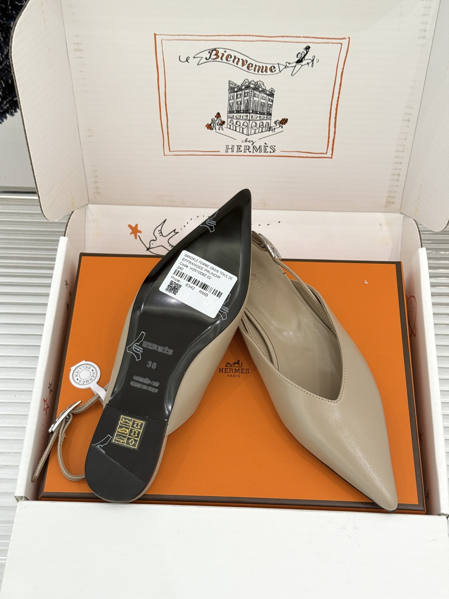 Hermès/爱马仕26WF新品双H扣V口尖头后空平底高跟凉鞋 双H金扣镌刻品牌基因V口剪裁悄悄修饰腿型