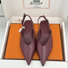 Hermès/爱马仕26WF新品双H扣V口尖头后空平底高跟凉鞋 双H金扣镌刻品牌基因V口剪裁悄悄修饰腿型 Hermès/爱马仕26WF新品双H扣V口尖头后空平底高跟凉鞋 双H金扣镌刻品牌基因V口剪裁悄悄修饰腿型