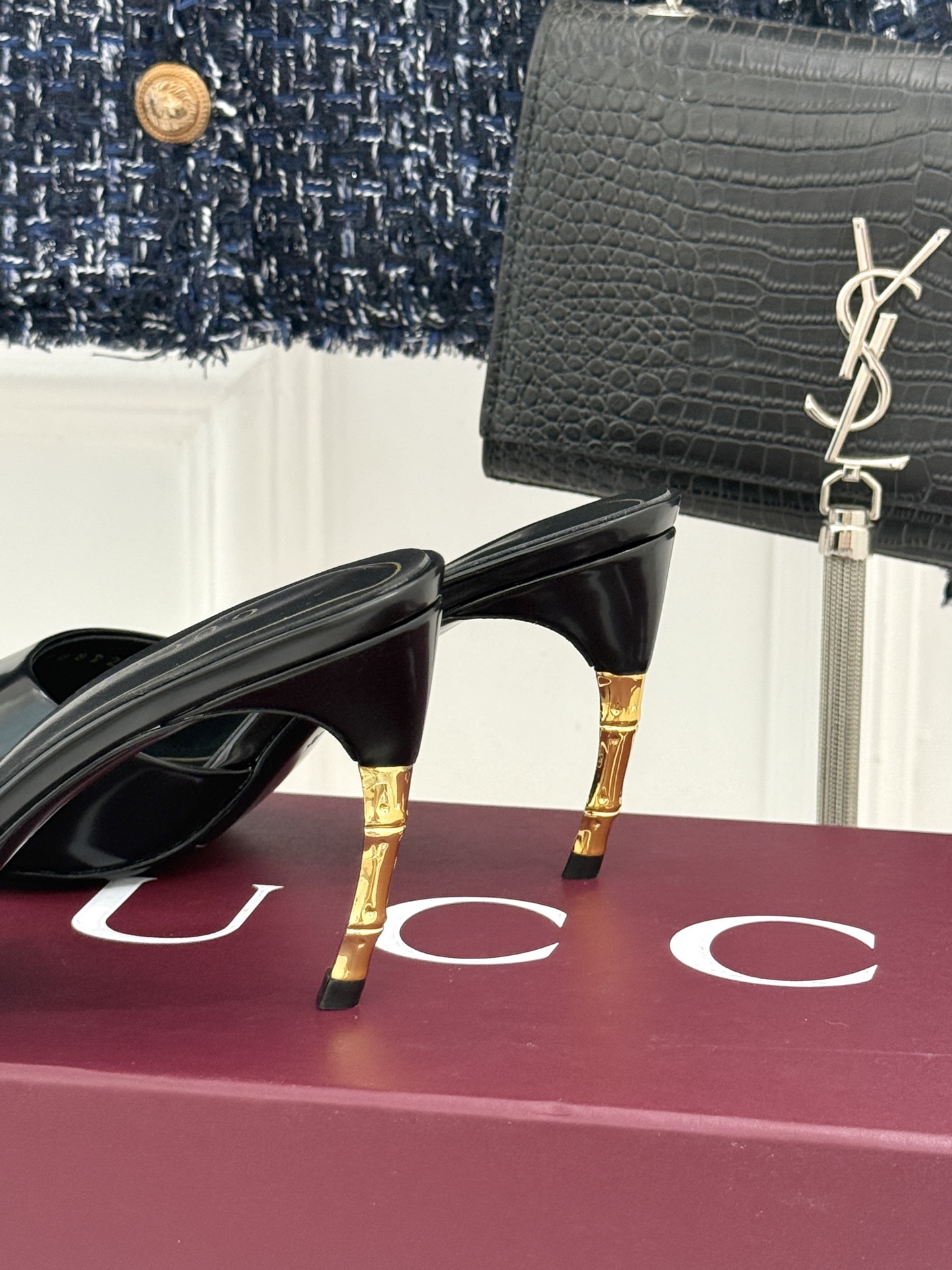 Gucci/古驰26WF新品一字带金属跟高跟拖鞋丝缎光泽流淌足尖之上金属细跟折射冷冽光芒一字带勾勒足弓优