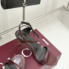 Gucci/古驰26WF新品一字带金属跟高跟凉鞋金属细跟折射冷冽光泽一字带勾勒足弓柔媚曲线杏仁头温柔包容 Gucci/古驰26WF新品一字带金属跟高跟凉鞋金属细跟折射冷冽光泽一字带勾勒足弓柔媚曲线杏仁头温柔包容
