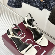 Gucci/古驰26WF新品一字带金属跟高跟凉鞋金属细跟折射冷冽光泽一字带勾勒足弓柔媚曲线杏仁头温柔包容 Gucci/古驰26WF新品一字带金属跟高跟凉鞋金属细跟折射冷冽光泽一字带勾勒足弓柔媚曲线杏仁头温柔包容