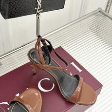 Gucci/古驰26WF新品一字带金属跟高跟凉鞋金属细跟折射冷冽光泽一字带勾勒足弓柔媚曲线杏仁头温柔包容 Gucci/古驰26WF新品一字带金属跟高跟凉鞋金属细跟折射冷冽光泽一字带勾勒足弓柔媚曲线杏仁头温柔包容