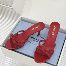 (原版飞机盒+10)Prada/普拉达26WF新品细带蝴蝶结高跟拖鞋漆皮光泽流转指尖细带勾勒足弓优美曲线 (原版飞机盒+10)Prada/普拉达26WF新品细带蝴蝶结高跟拖鞋漆皮光泽流转指尖细带勾勒足弓优美曲线