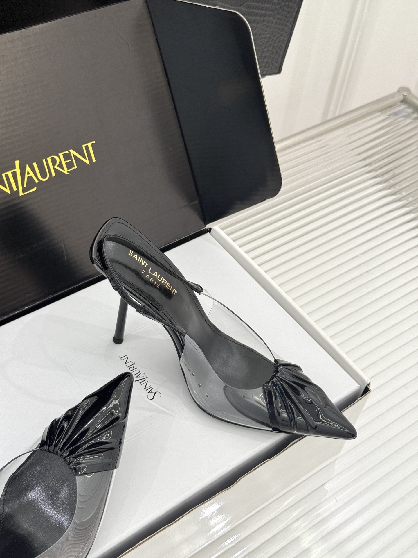 （原版飞机＋10）Saint Laurent /圣罗兰YSL26WF新品胶片褶皱尖头后空高跟凉鞋冷艳御姐