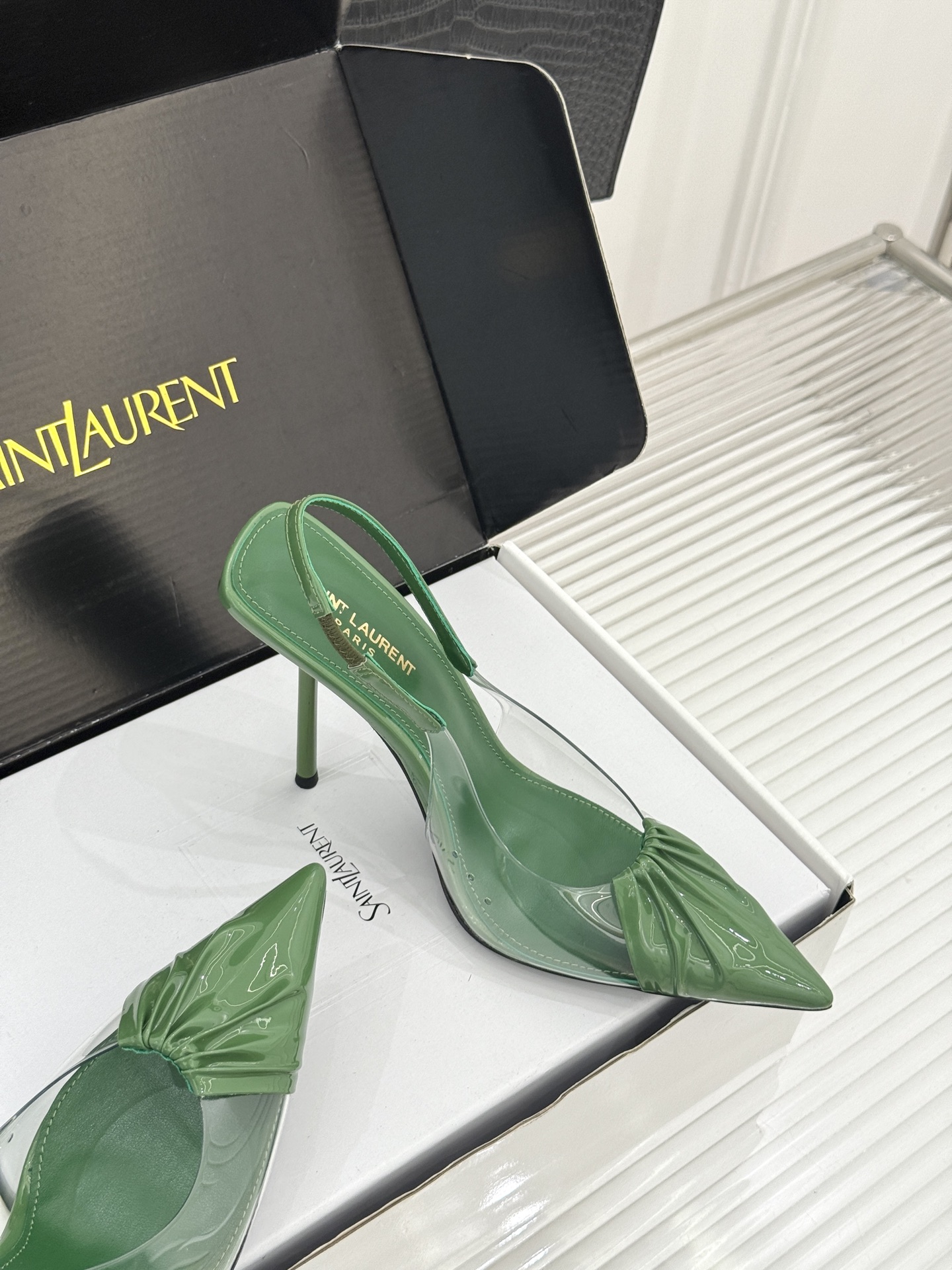 （原版飞机＋10）Saint Laurent /圣罗兰YSL26WF新品胶片褶皱尖头后空高跟凉鞋冷艳御姐
