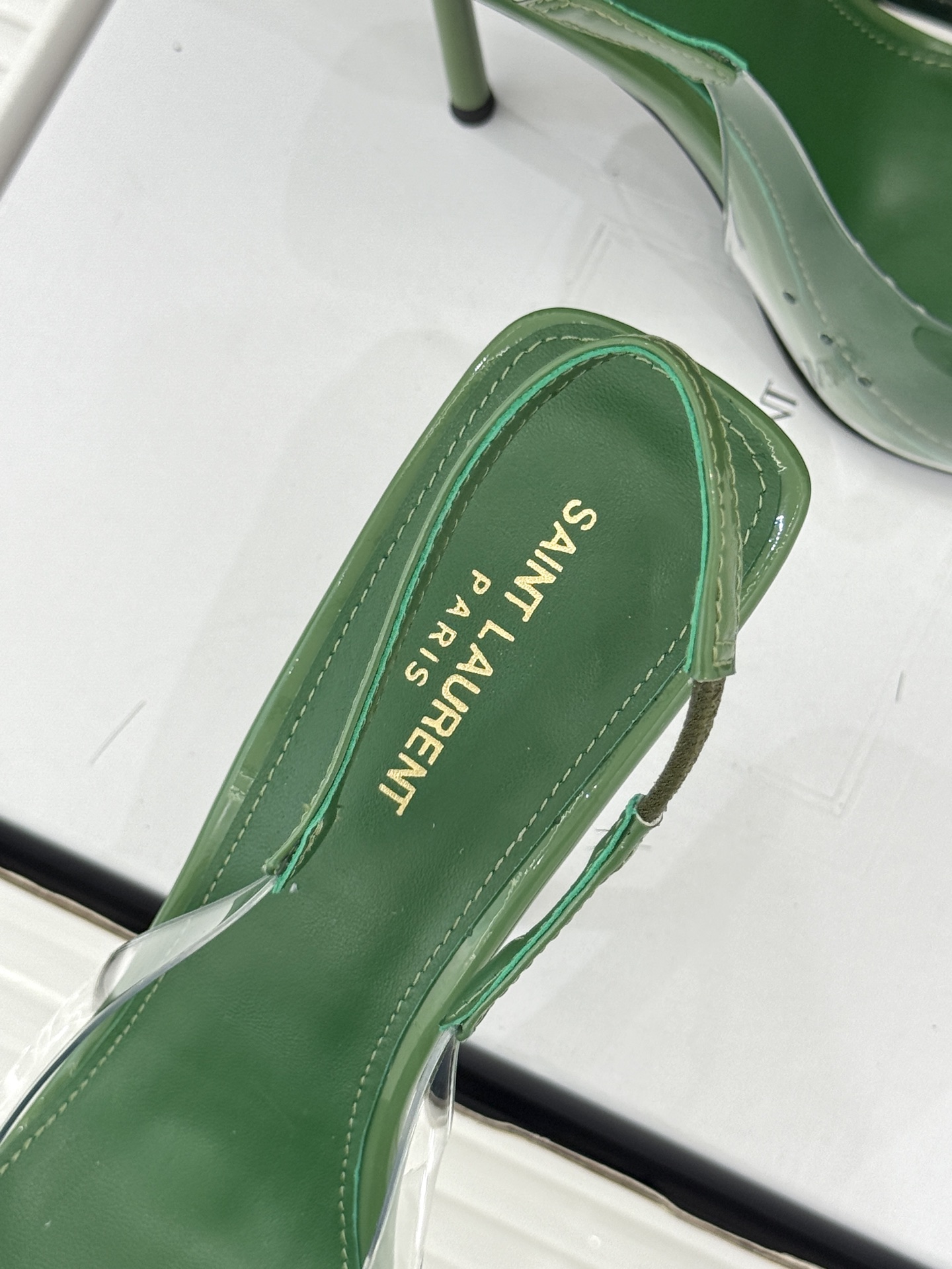 （原版飞机＋10）Saint Laurent /圣罗兰YSL26WF新品胶片褶皱尖头后空高跟凉鞋冷艳御姐