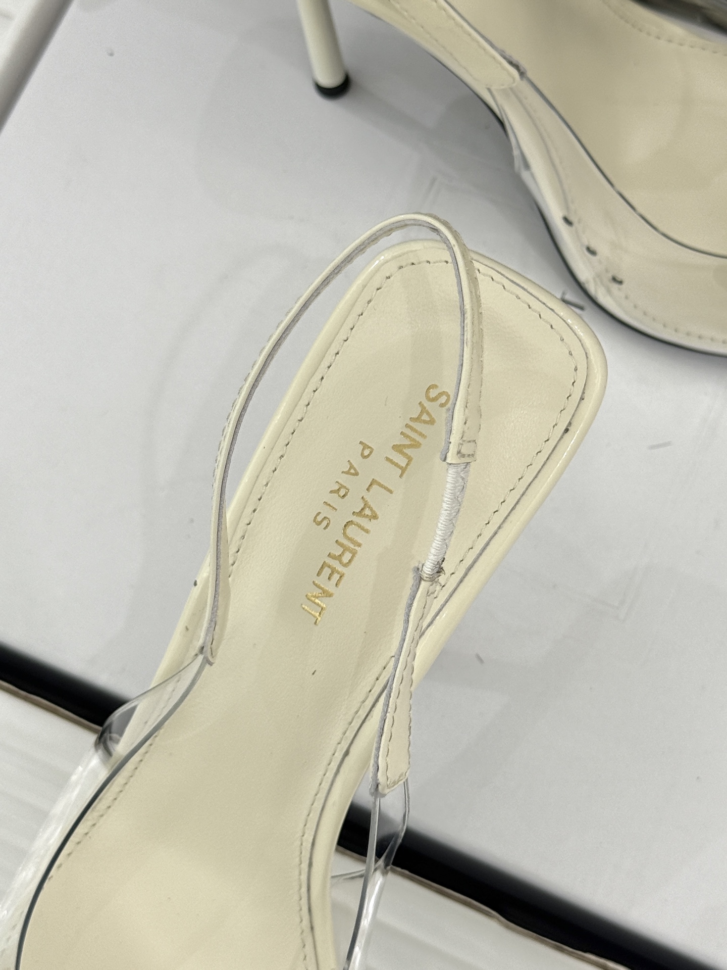 （原版飞机＋10）Saint Laurent /圣罗兰YSL26WF新品胶片褶皱尖头后空高跟凉鞋冷艳御姐