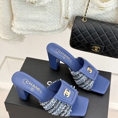 CHANE*|小香双C翻盖方头粗跟拖鞋不费力的法式松弛感双C金扣自带贵气翻盖方头慵懒随性粗跟踩出舒适步调 CHANE*|小香双C翻盖方头粗跟拖鞋不费力的法式松弛感双C金扣自带贵气翻盖方头慵懒随性粗跟踩出舒适步调