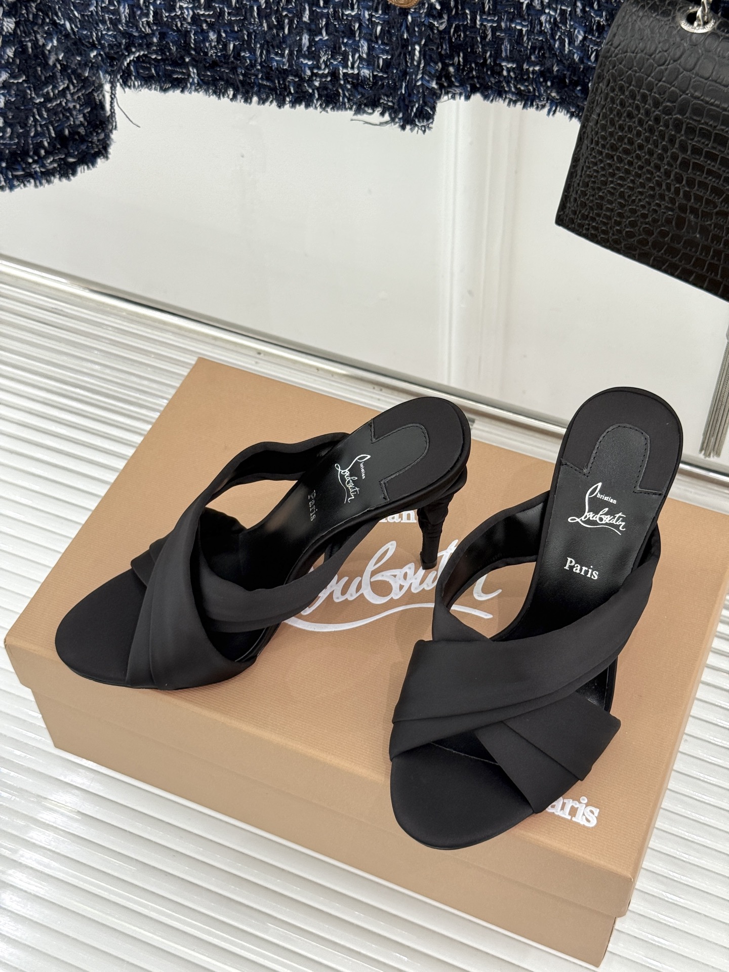 ChristinLouboutin/CL26WF新品彩色真丝交叉带高跟拖鞋彩色真丝泛着珍珠光泽交叉带缠绕