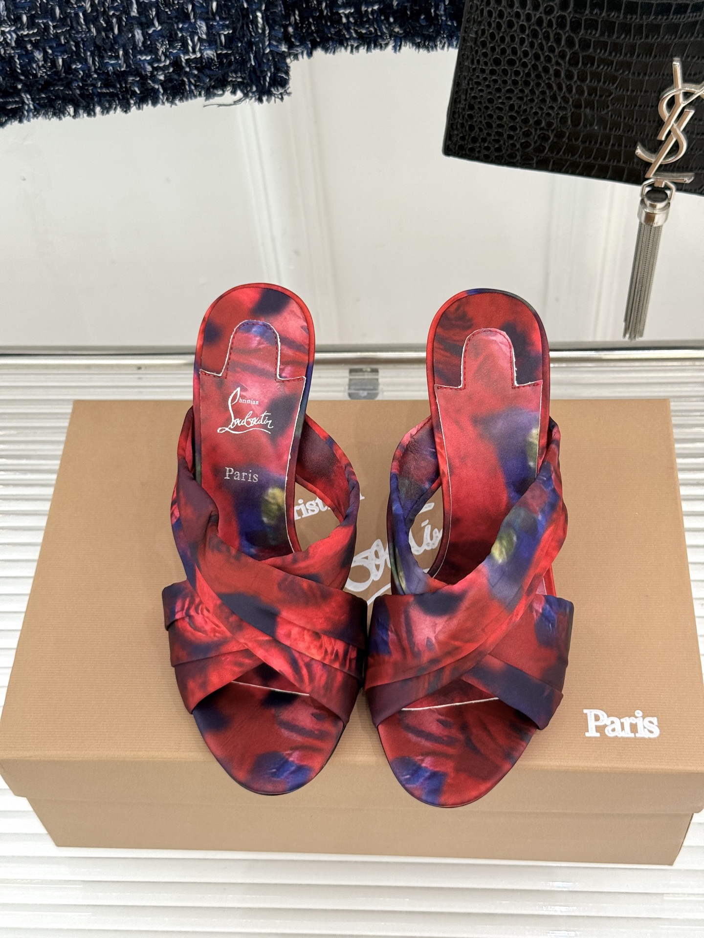 ChristinLouboutin/CL26WF新品彩色真丝交叉带高跟拖鞋彩色真丝泛着珍珠光泽交叉带缠绕