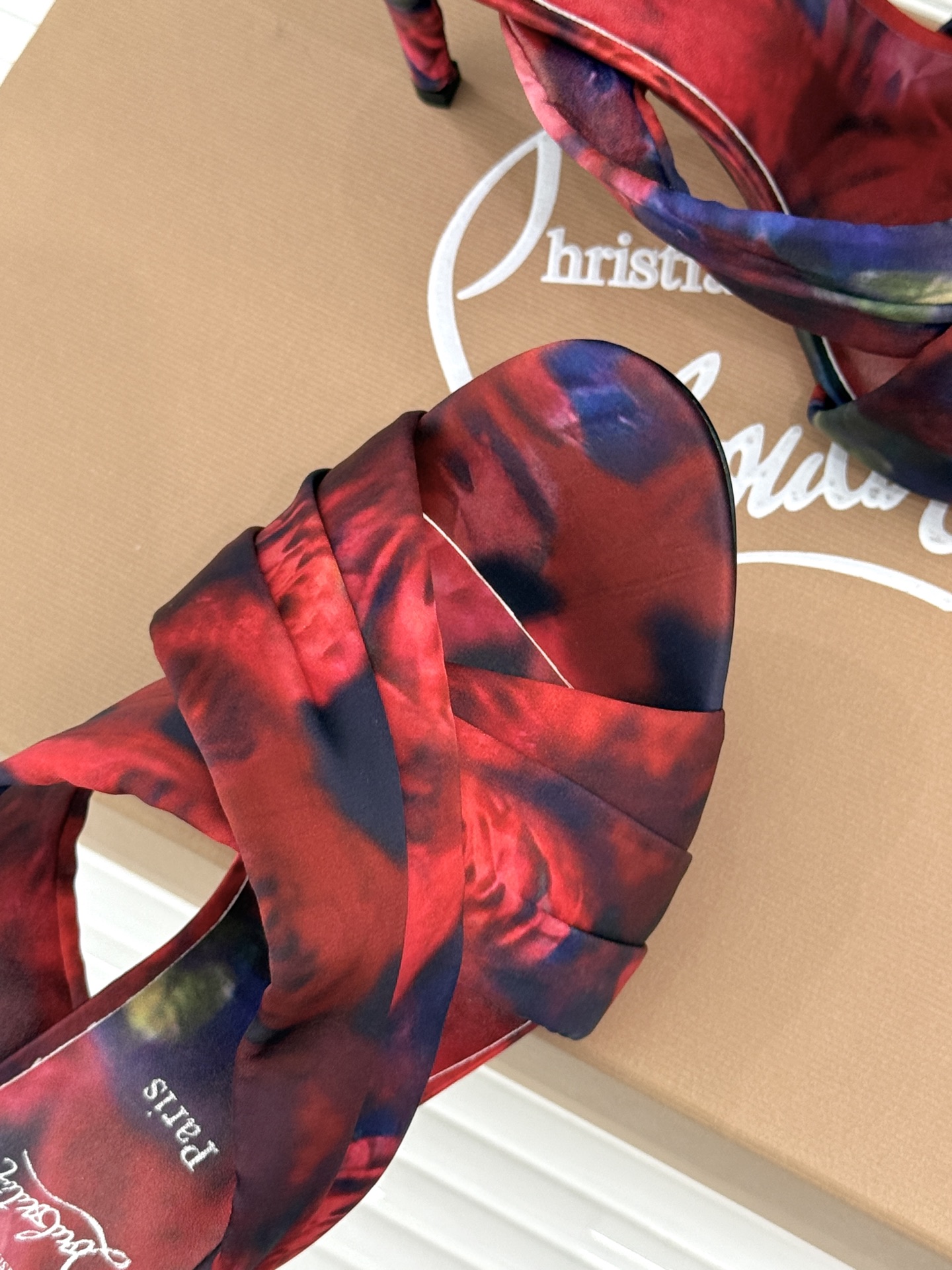 ChristinLouboutin/CL26WF新品彩色真丝交叉带高跟拖鞋彩色真丝泛着珍珠光泽交叉带缠绕
