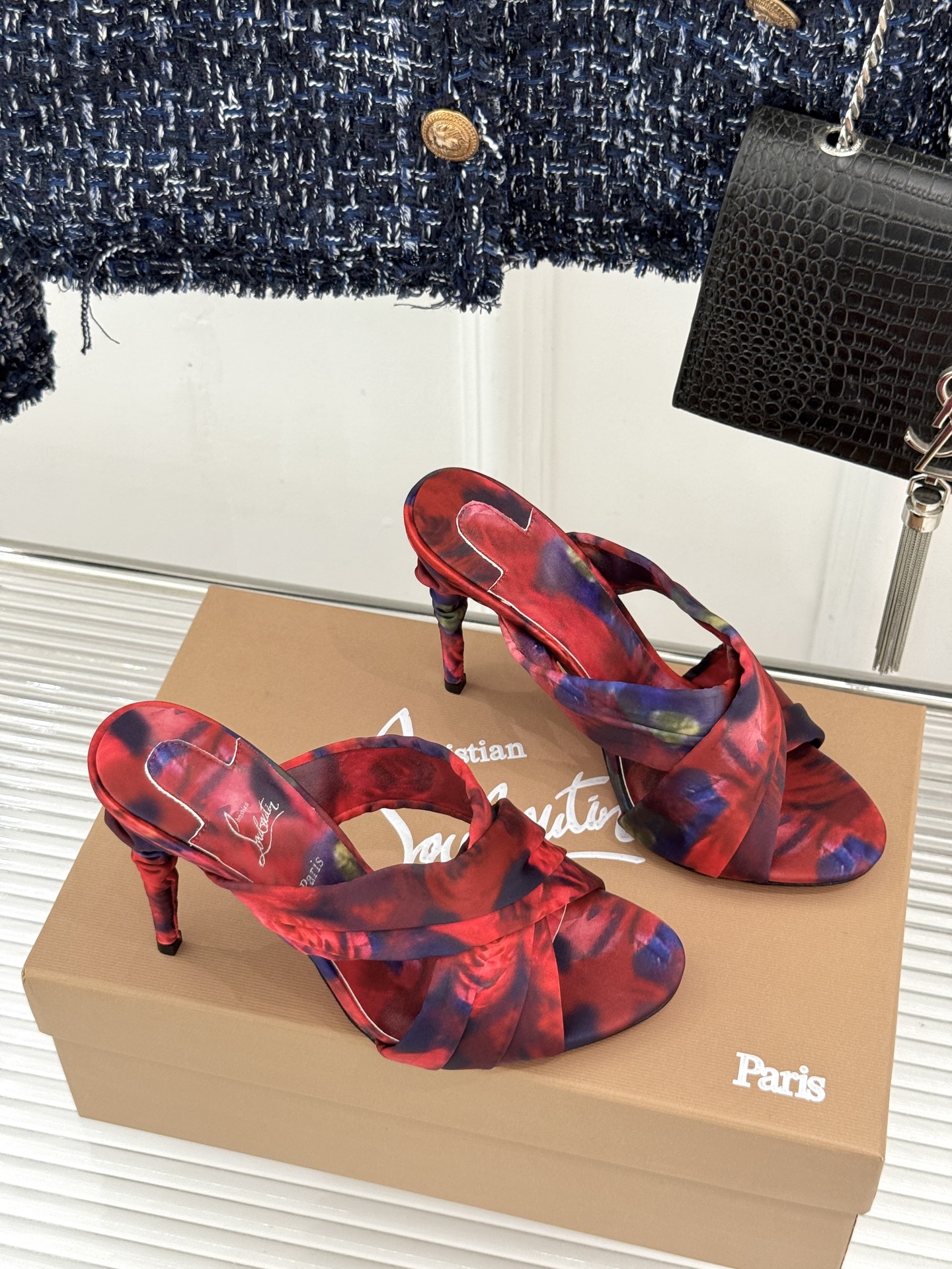 ChristinLouboutin/CL26WF新品彩色真丝交叉带高跟拖鞋彩色真丝泛着珍珠光泽交叉带缠绕