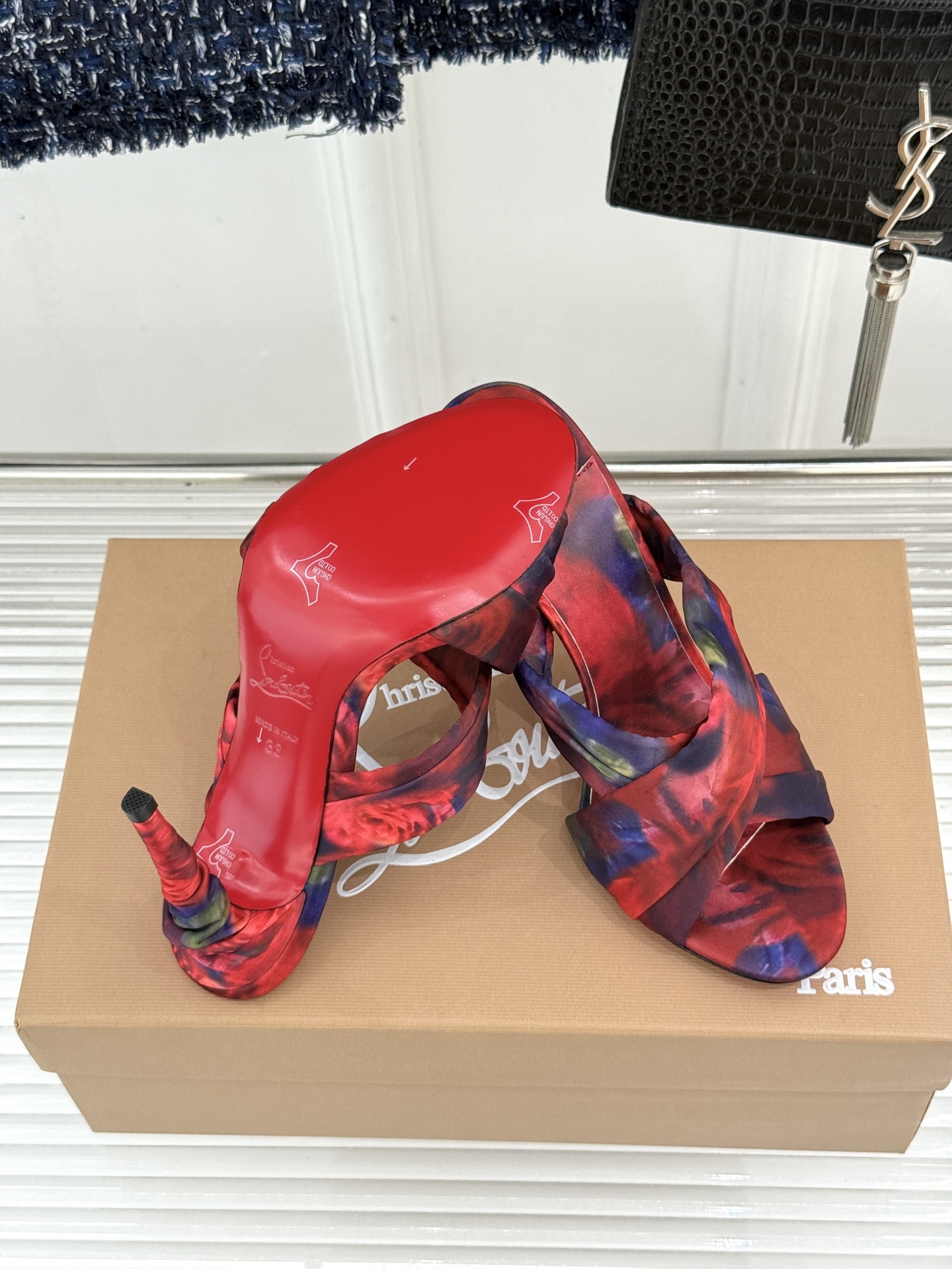 ChristinLouboutin/CL26WF新品彩色真丝交叉带高跟拖鞋彩色真丝泛着珍珠光泽交叉带缠绕