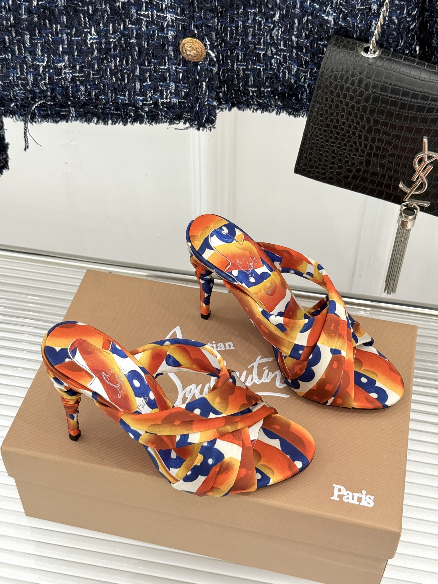 ChristinLouboutin/CL26WF新品彩色真丝交叉带高跟拖鞋彩色真丝泛着珍珠光泽交叉带缠绕 ChristinLouboutin/CL26WF新品彩色真丝交叉带高跟拖鞋彩色真丝泛着珍珠光泽交叉带缠绕