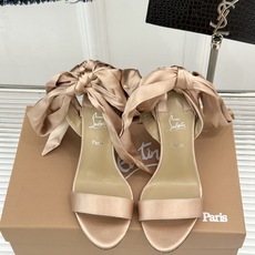ChristinLouboutin/CL26WF新品彩色真丝蝴蝶结绑带高跟凉鞋把春日繁花揉进真丝里彩色缎 ChristinLouboutin/CL26WF新品彩色真丝蝴蝶结绑带高跟凉鞋把春日繁花揉进真丝里彩色缎