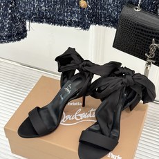 ChristinLouboutin/CL26WF新品彩色真丝蝴蝶结绑带高跟凉鞋把春日繁花揉进真丝里彩色缎 ChristinLouboutin/CL26WF新品彩色真丝蝴蝶结绑带高跟凉鞋把春日繁花揉进真丝里彩色缎