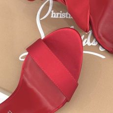 ChristinLouboutin/CL26WF新品彩色真丝蝴蝶结绑带高跟凉鞋把春日繁花揉进真丝里彩色缎 ChristinLouboutin/CL26WF新品彩色真丝蝴蝶结绑带高跟凉鞋把春日繁花揉进真丝里彩色缎