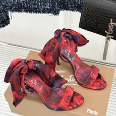 ChristinLouboutin/CL26WF新品彩色真丝蝴蝶结绑带高跟凉鞋把春日繁花揉进真丝里彩色缎 ChristinLouboutin/CL26WF新品彩色真丝蝴蝶结绑带高跟凉鞋把春日繁花揉进真丝里彩色缎