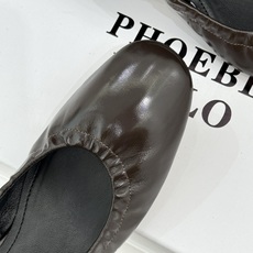 phoebe 26WF新品极简褶皱收边猫跟单鞋极简女王的温柔笔触褶皱收边藏着克制美学4.5cm猫跟踩出优 phoebe 26WF新品极简褶皱收边猫跟单鞋极简女王的温柔笔触褶皱收边藏着克制美学4.5cm猫跟踩出优