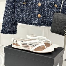 ALAÏA/阿莱亚26WF新品复古网面夹脚凉鞋阿莱亚26WF终章之作复古网面重绎经典美学菱格镂空织就呼吸 ALAÏA/阿莱亚26WF新品复古网面夹脚凉鞋阿莱亚26WF终章之作复古网面重绎经典美学菱格镂空织就呼吸