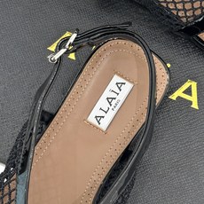 ALAÏA/阿莱亚26WF新品复古网面夹脚凉鞋阿莱亚26WF终章之作复古网面重绎经典美学菱格镂空织就呼吸 ALAÏA/阿莱亚26WF新品复古网面夹脚凉鞋阿莱亚26WF终章之作复古网面重绎经典美学菱格镂空织就呼吸