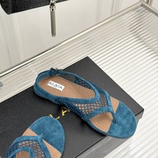 ALAÏA/阿莱亚26WF新品复古网面夹脚凉鞋阿莱亚26WF终章之作复古网面重绎经典美学菱格镂空织就呼吸 ALAÏA/阿莱亚26WF新品复古网面夹脚凉鞋阿莱亚26WF终章之作复古网面重绎经典美学菱格镂空织就呼吸