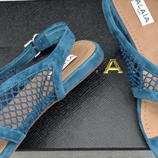 ALAÏA/阿莱亚26WF新品复古网面夹脚凉鞋阿莱亚26WF终章之作复古网面重绎经典美学菱格镂空织就呼吸 ALAÏA/阿莱亚26WF新品复古网面夹脚凉鞋阿莱亚26WF终章之作复古网面重绎经典美学菱格镂空织就呼吸