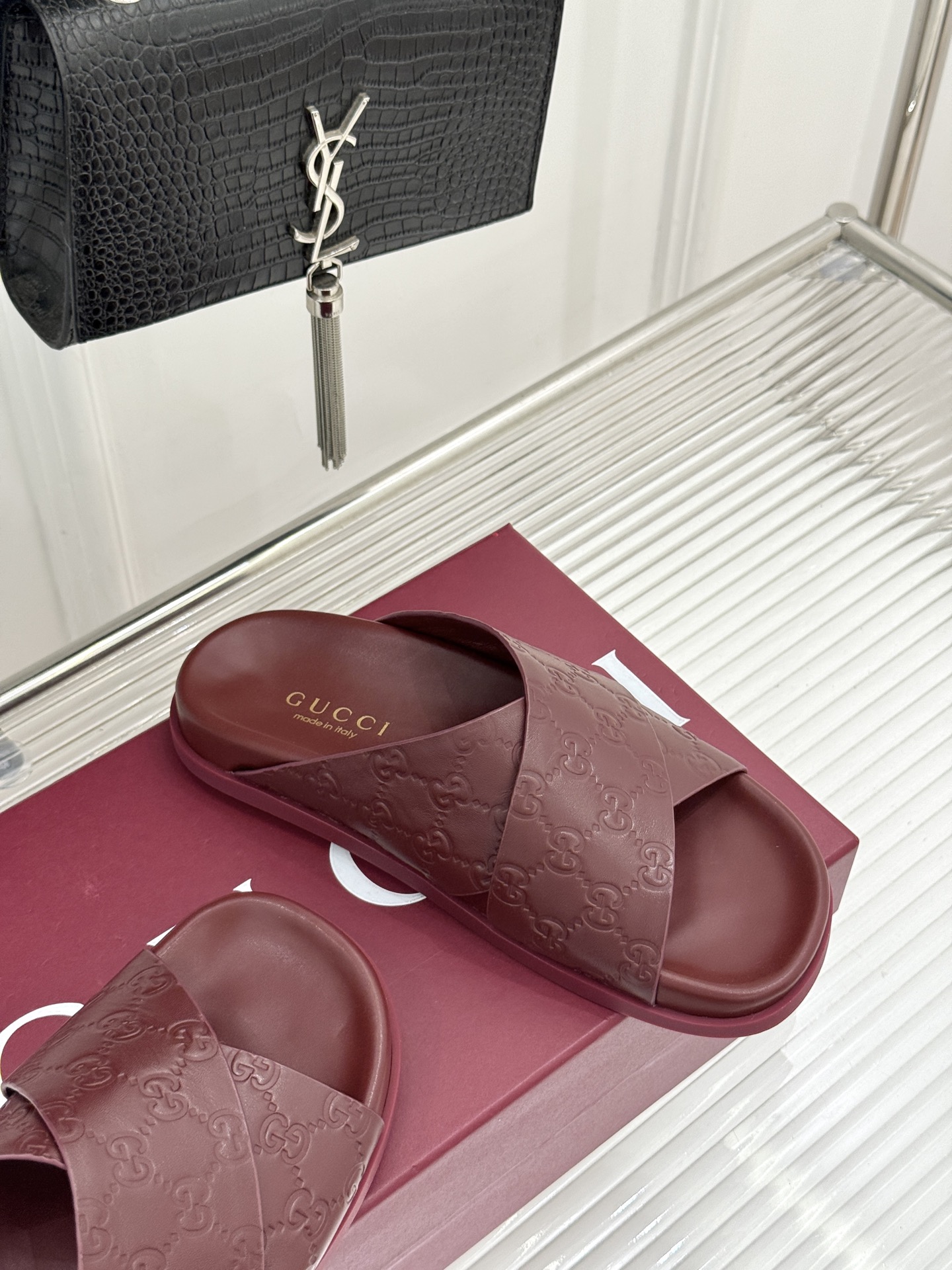 Gucci/古驰26WF新品双G压花交叉带休闲拖鞋双G压花经典永不过时交叉带自带慵懒松弛感小羊皮软到不像 Gucci/古驰26WF新品双G压花交叉带休闲拖鞋双G压花经典永不过时交叉带自带慵懒松弛感小羊皮软到不像