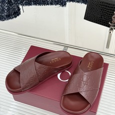 Gucci/古驰26WF新品双G压花交叉带休闲拖鞋双G压花经典永不过时交叉带自带慵懒松弛感小羊皮软到不像 Gucci/古驰26WF新品双G压花交叉带休闲拖鞋双G压花经典永不过时交叉带自带慵懒松弛感小羊皮软到不像