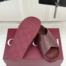 Gucci/古驰26WF新品双G压花交叉带休闲拖鞋双G压花经典永不过时交叉带自带慵懒松弛感小羊皮软到不像 Gucci/古驰26WF新品双G压花交叉带休闲拖鞋双G压花经典永不过时交叉带自带慵懒松弛感小羊皮软到不像