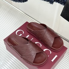Gucci/古驰26WF新品双G压花交叉带休闲拖鞋双G压花经典永不过时交叉带自带慵懒松弛感小羊皮软到不像 Gucci/古驰26WF新品双G压花交叉带休闲拖鞋双G压花经典永不过时交叉带自带慵懒松弛感小羊皮软到不像