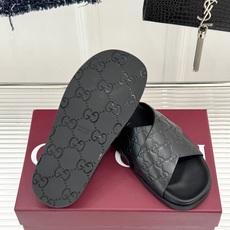 Gucci/古驰26WF新品双G压花交叉带休闲拖鞋双G压花经典永不过时交叉带自带慵懒松弛感小羊皮软到不像 Gucci/古驰26WF新品双G压花交叉带休闲拖鞋双G压花经典永不过时交叉带自带慵懒松弛感小羊皮软到不像